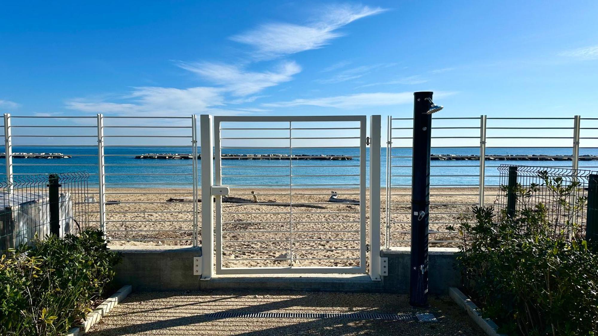P020 - Porto Recanati, Nuovo Trilocale Con Giardino Eksteriør billede